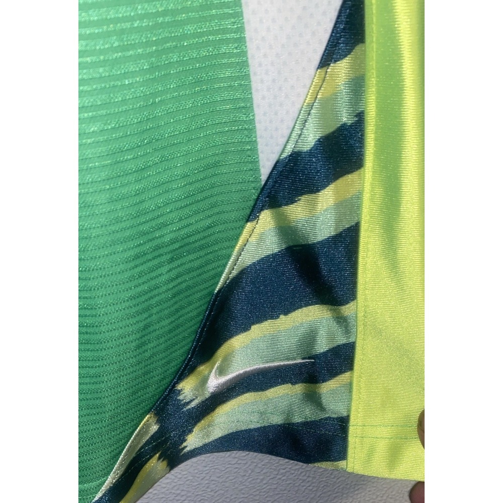 Nike Basketball Shorts Youth L With 4 Shades of Green 26x11 Pockets‎ - Picture 2 of 6